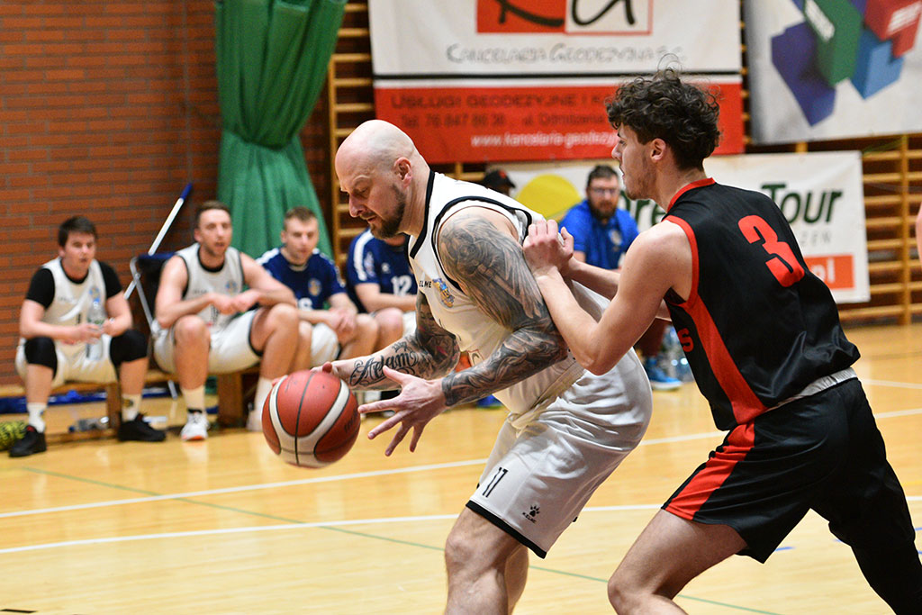 Basket Legnica wygrywa  mecz z Lubaniem Towers
