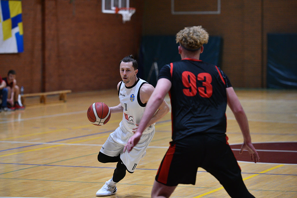 Basket Legnica wygrywa  mecz z Lubaniem Towers
