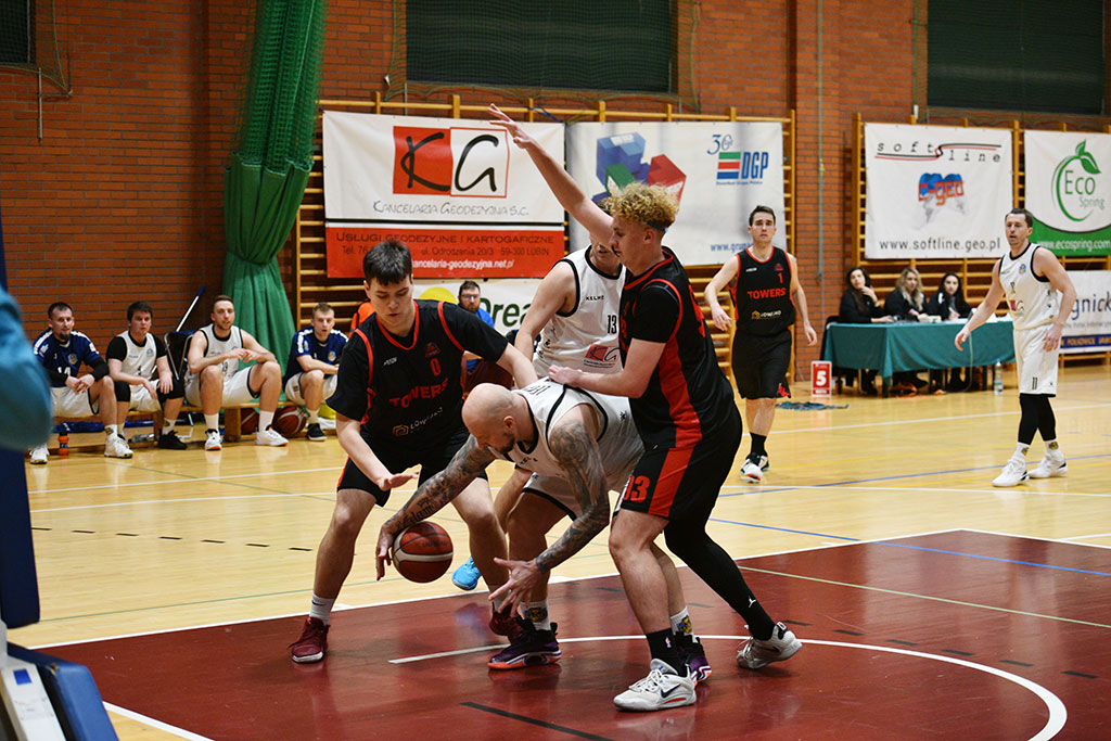 Basket Legnica wygrywa  mecz z Lubaniem Towers
