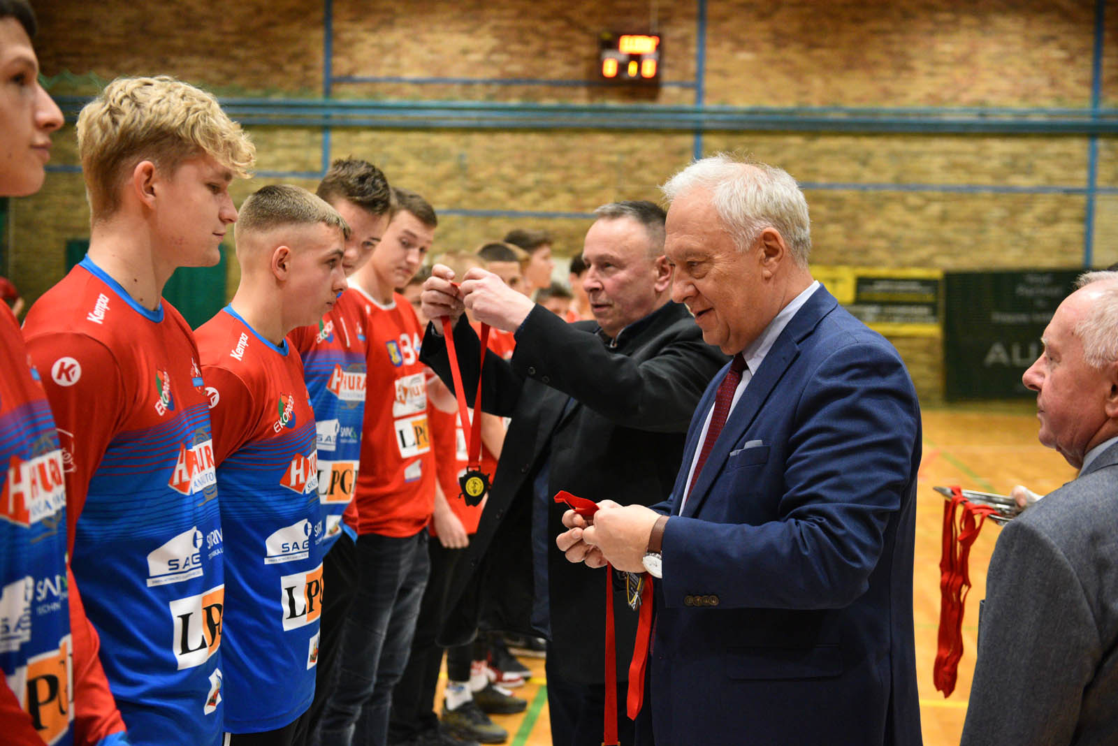 Młodzież Siódemki Huras Legnica odebrała medale