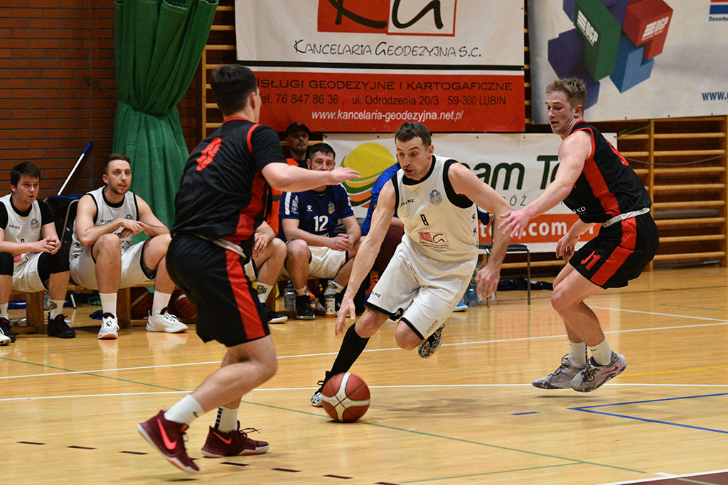 Basket Legnica wygrywa  mecz z Lubaniem Towers