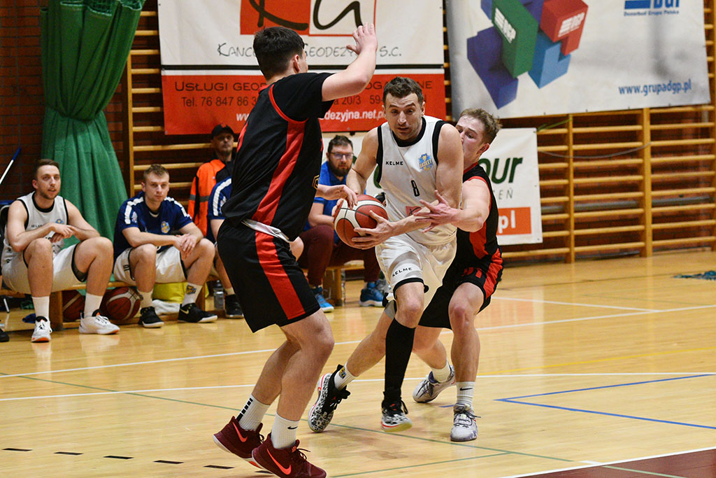 Basket Legnica wygrywa  mecz z Lubaniem Towers