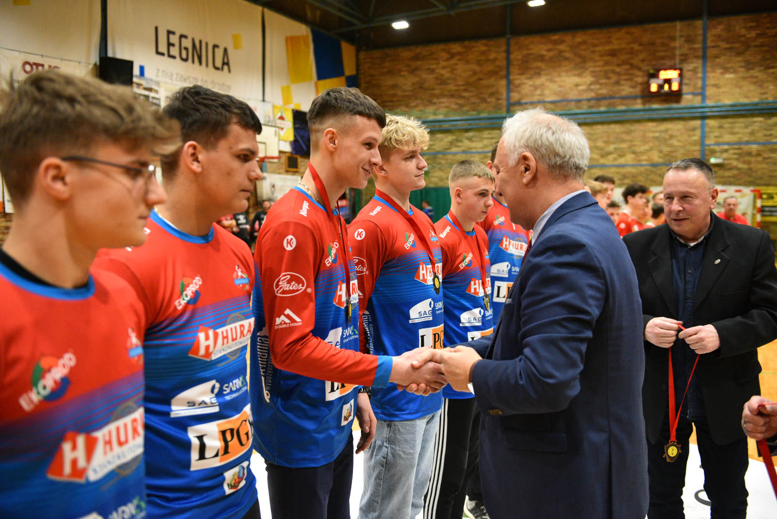 Młodzież Siódemki Huras Legnica odebrała medale