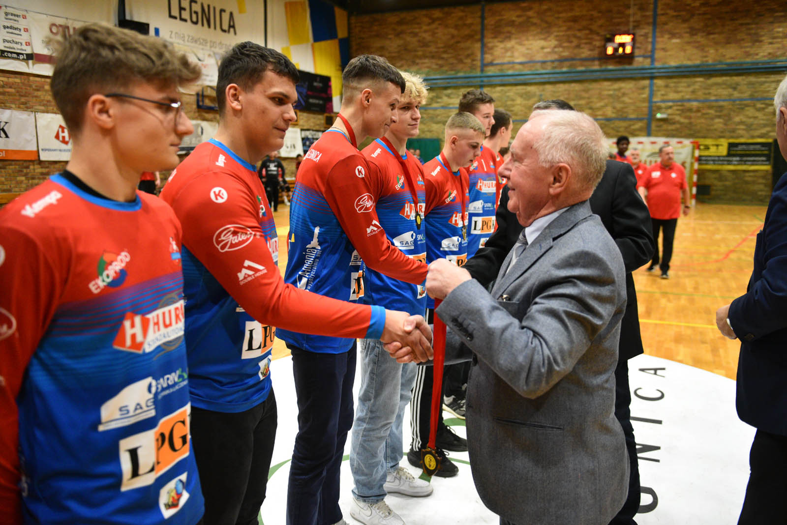 Młodzież Siódemki Huras Legnica odebrała medale