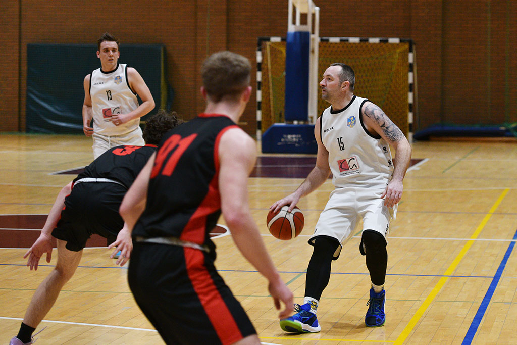 Basket Legnica wygrywa  mecz z Lubaniem Towers