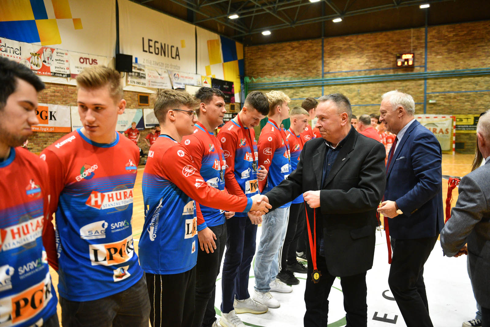 Młodzież Siódemki Huras Legnica odebrała medale