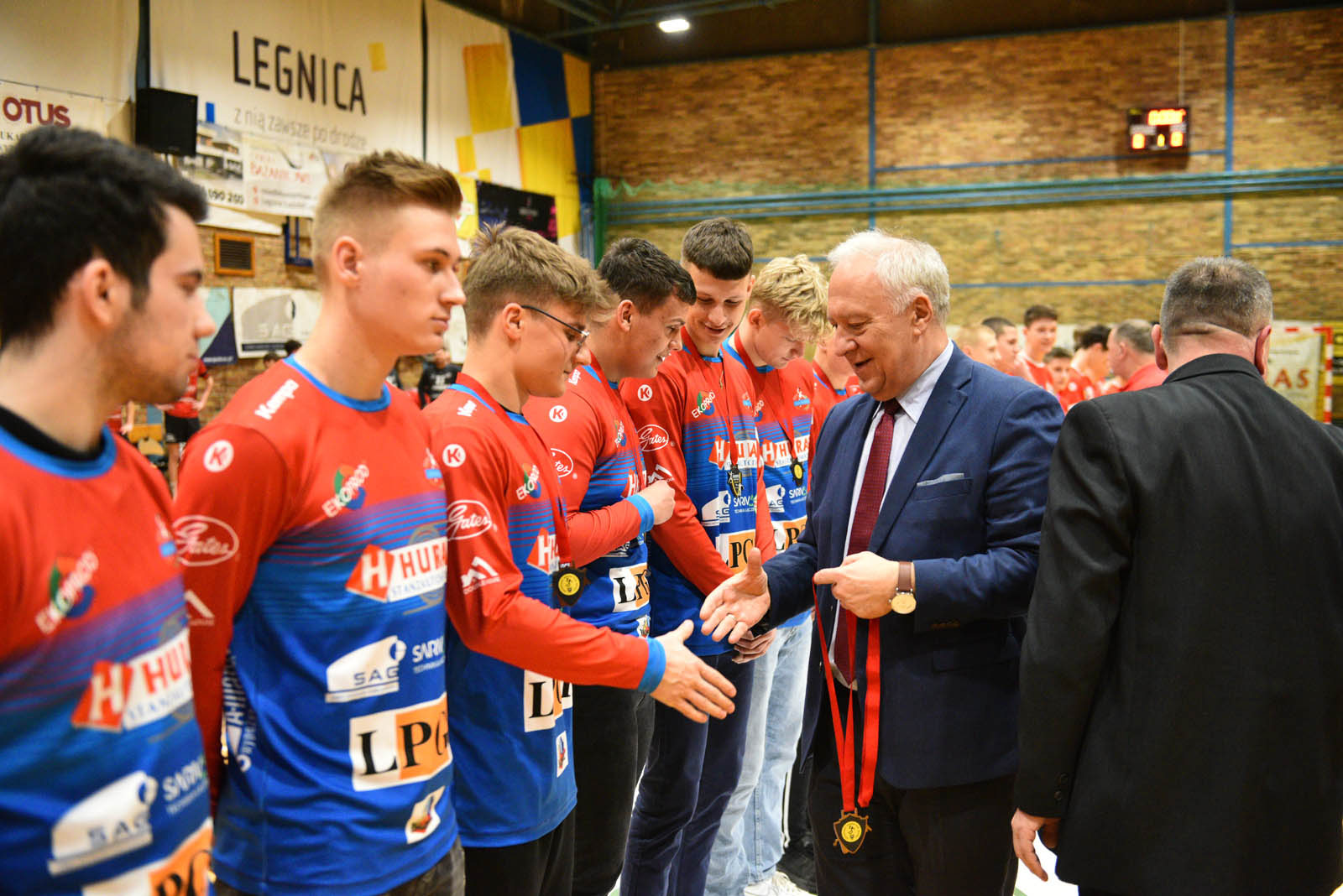 Młodzież Siódemki Huras Legnica odebrała medale