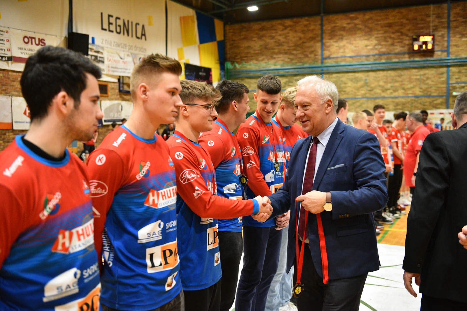 Młodzież Siódemki Huras Legnica odebrała medale
