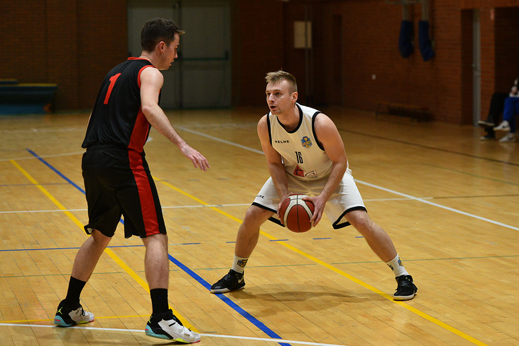 Basket Legnica wygrywa  mecz z Lubaniem Towers