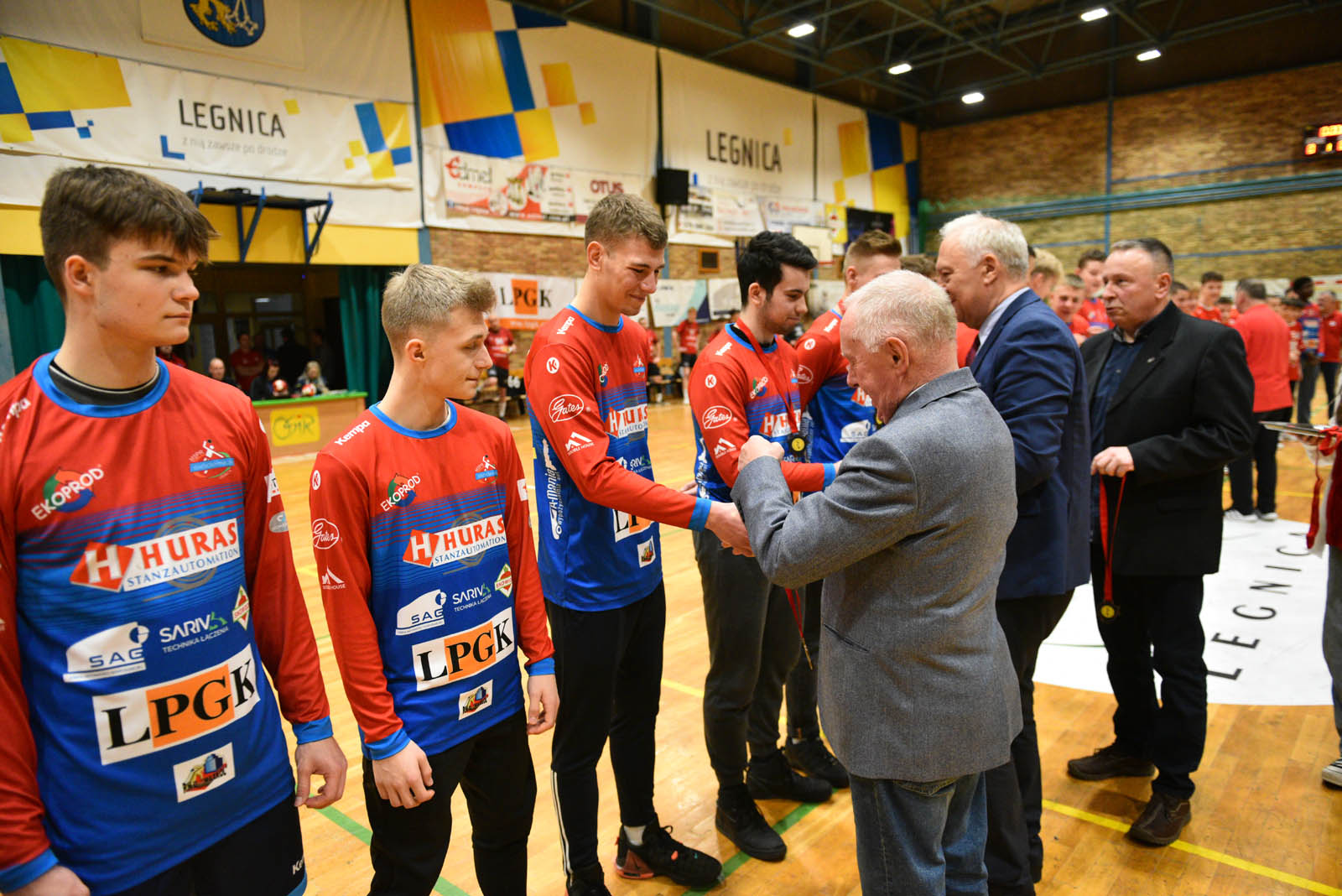 Młodzież Siódemki Huras Legnica odebrała medale