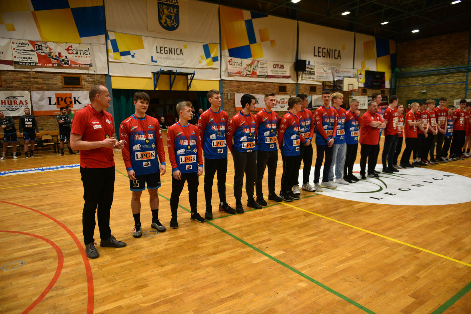 Młodzież Siódemki Huras Legnica odebrała medale