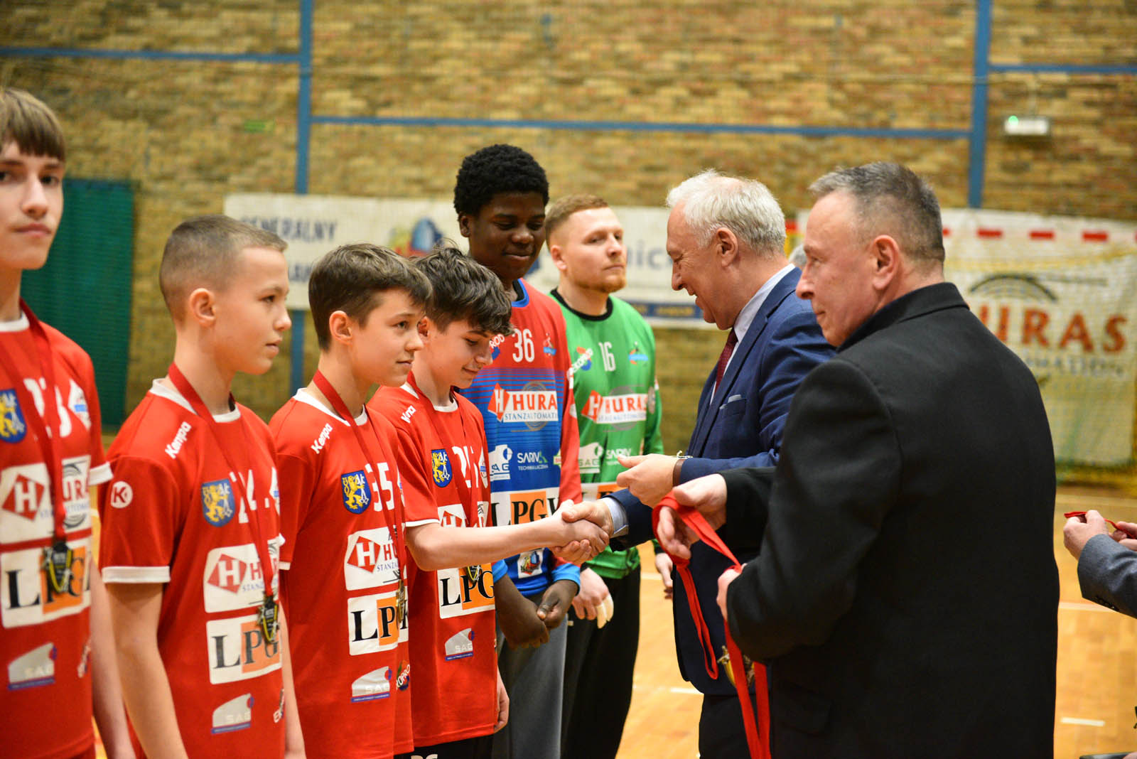 Młodzież Siódemki Huras Legnica odebrała medale