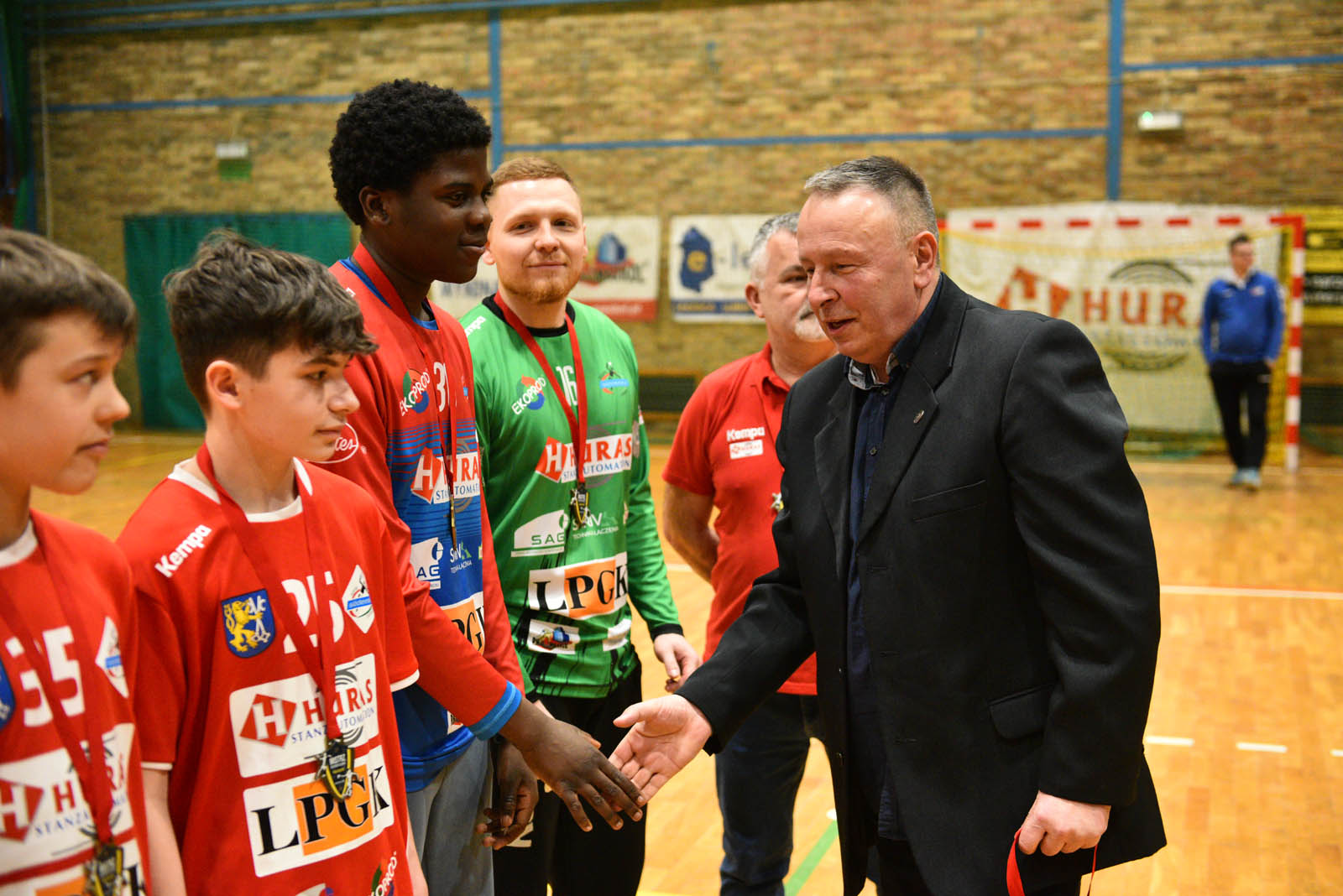 Młodzież Siódemki Huras Legnica odebrała medale