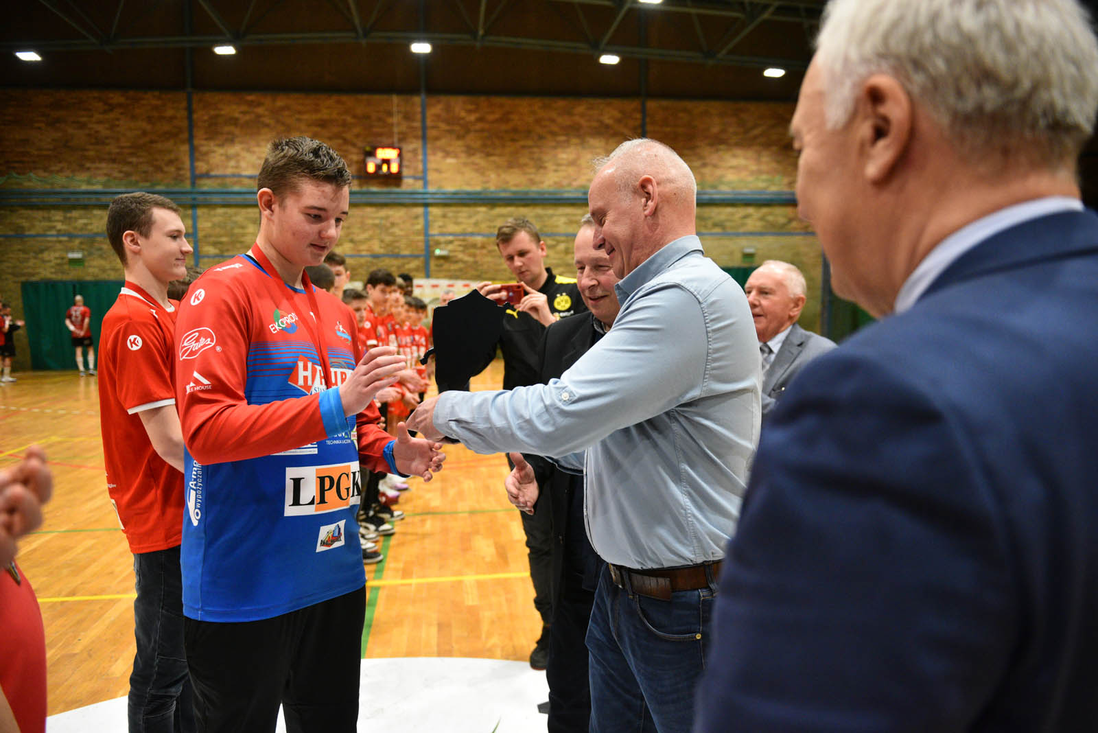 Młodzież Siódemki Huras Legnica odebrała medale