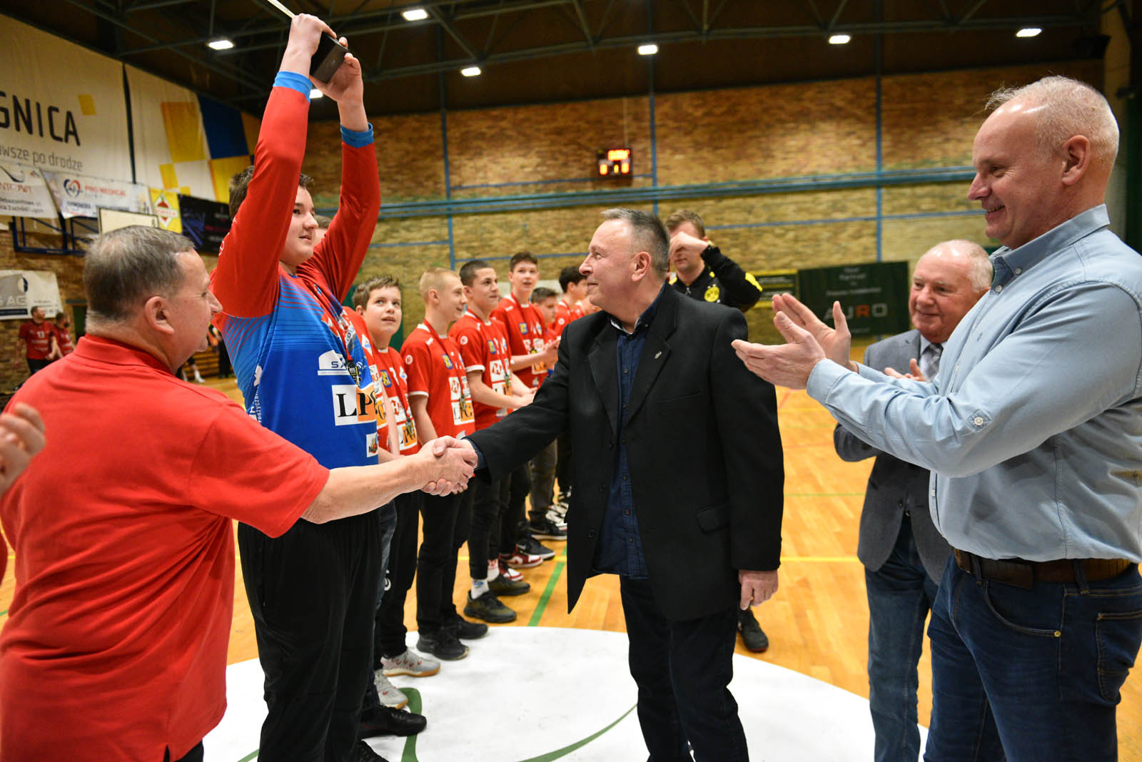 Młodzież Siódemki Huras Legnica odebrała medale
