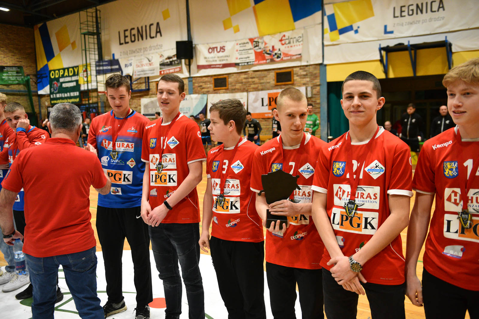 Młodzież Siódemki Huras Legnica odebrała medale