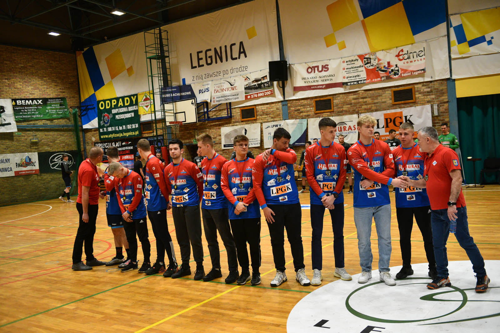 Młodzież Siódemki Huras Legnica odebrała medale