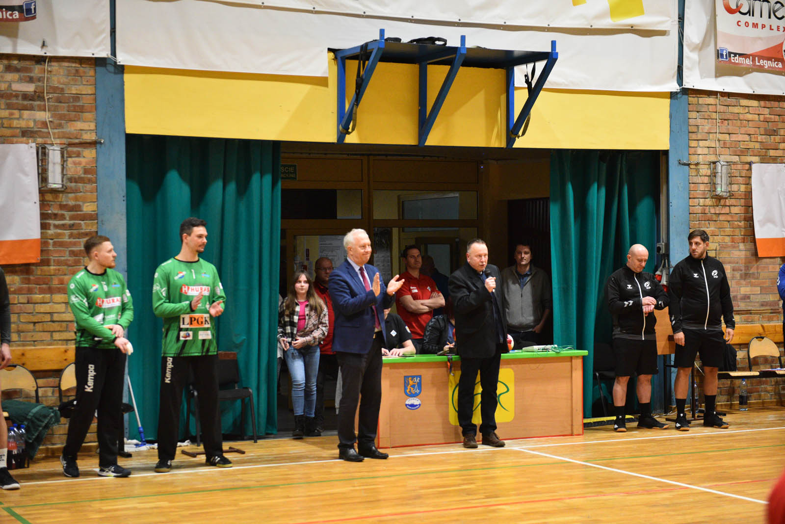 Młodzież Siódemki Huras Legnica odebrała medale