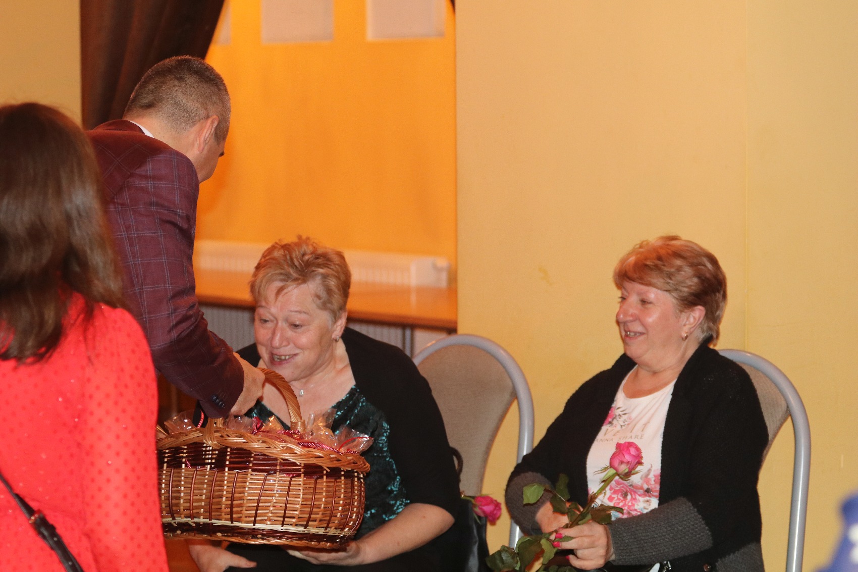 Wójt Rafał Plezia ugościł panie z okazji Dnia Kobiet