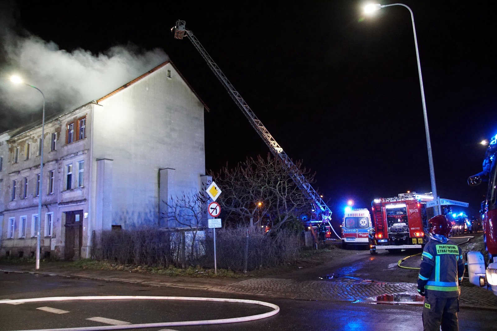Groźny pożar przy Głogowskiej. Jest ofiara śmiertelna