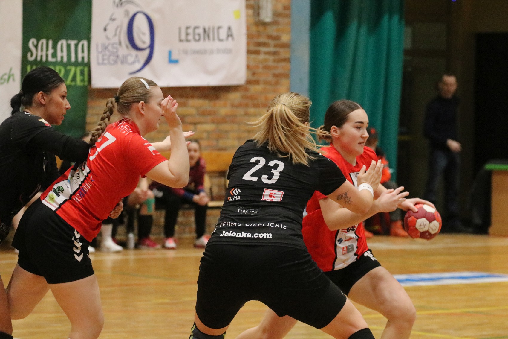 Dziewiątka Legnica przegrywa jedną bramką z Jelenią Górą