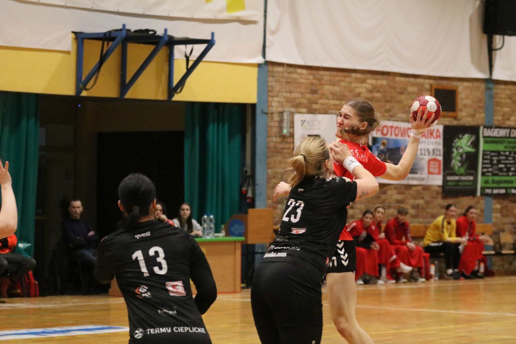 Dziewiątka Legnica przegrywa jedną bramką z Jelenią Górą