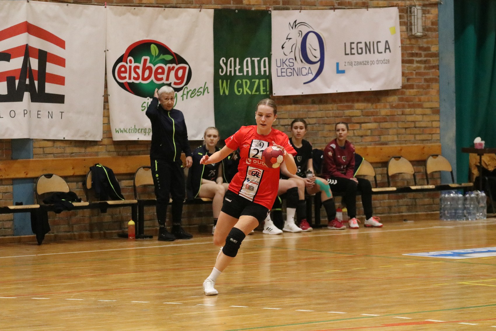 Dziewiątka Legnica przegrywa jedną bramką z Jelenią Górą