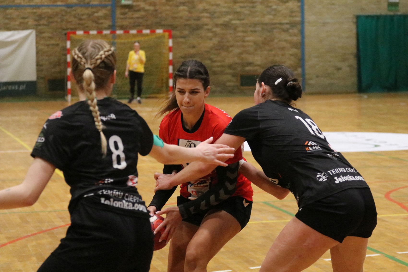 Dziewiątka Legnica przegrywa jedną bramką z Jelenią Górą
