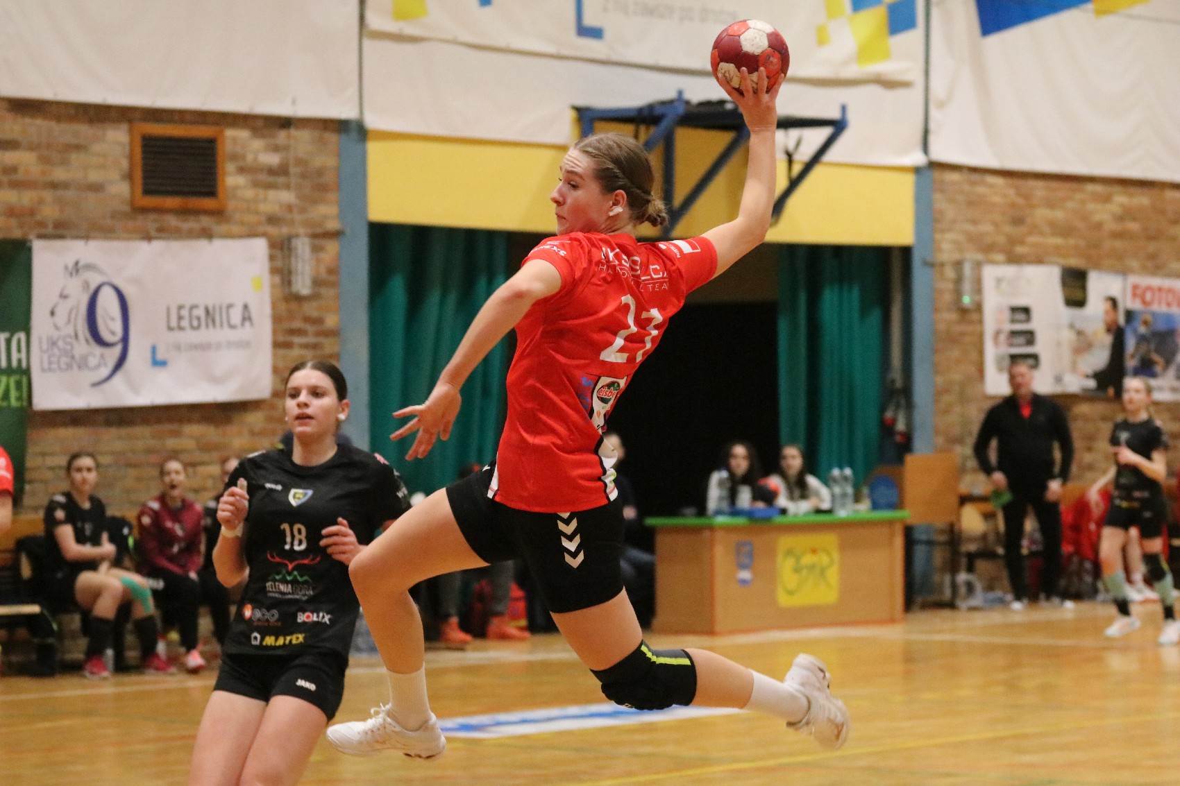Dziewiątka Legnica przegrywa jedną bramką z Jelenią Górą