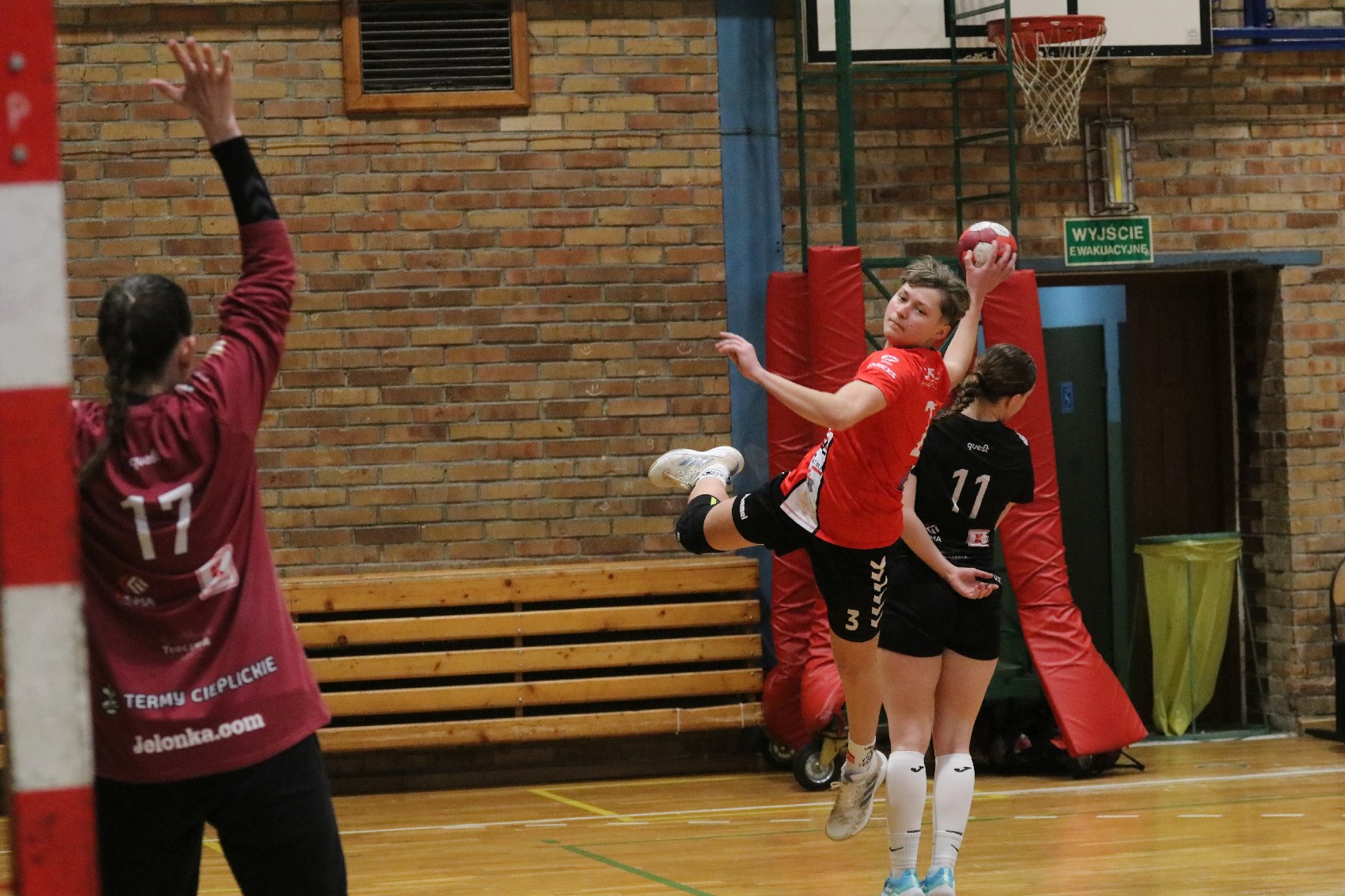 Dziewiątka Legnica przegrywa jedną bramką z Jelenią Górą