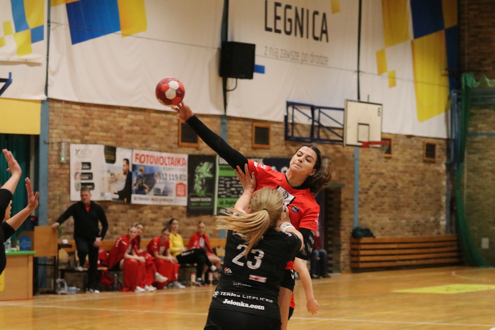 Dziewiątka Legnica przegrywa jedną bramką z Jelenią Górą