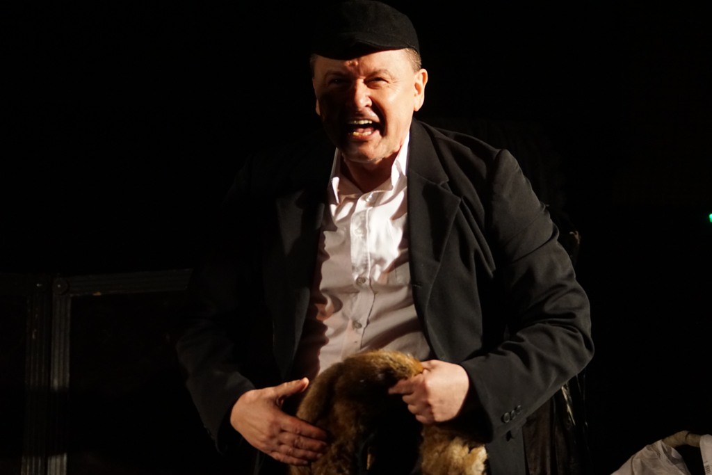 Kabaret Rafała Kmity wystąpił w Spalonej z okazji Dnia Kobiet	