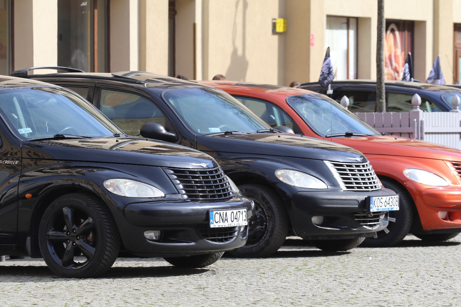 Zlot samochodów marki Chrysler PT Cruiser w Legnicy