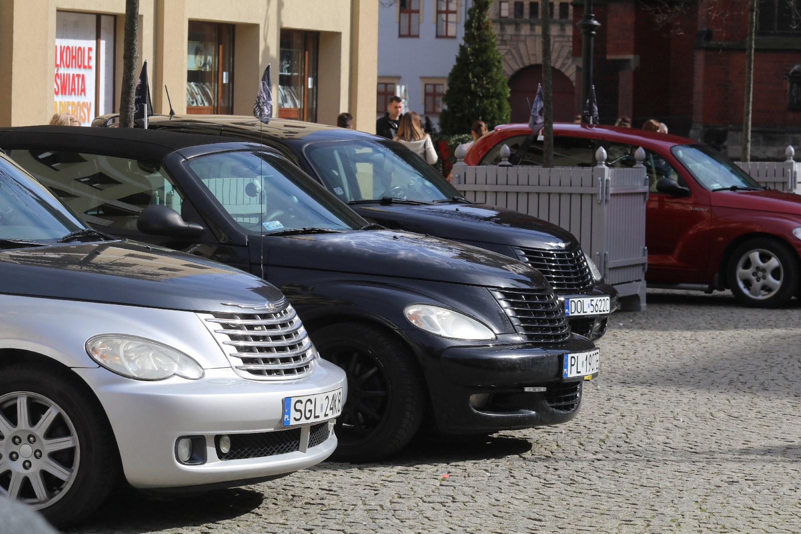 Zlot samochodów marki Chrysler PT Cruiser w Legnicy