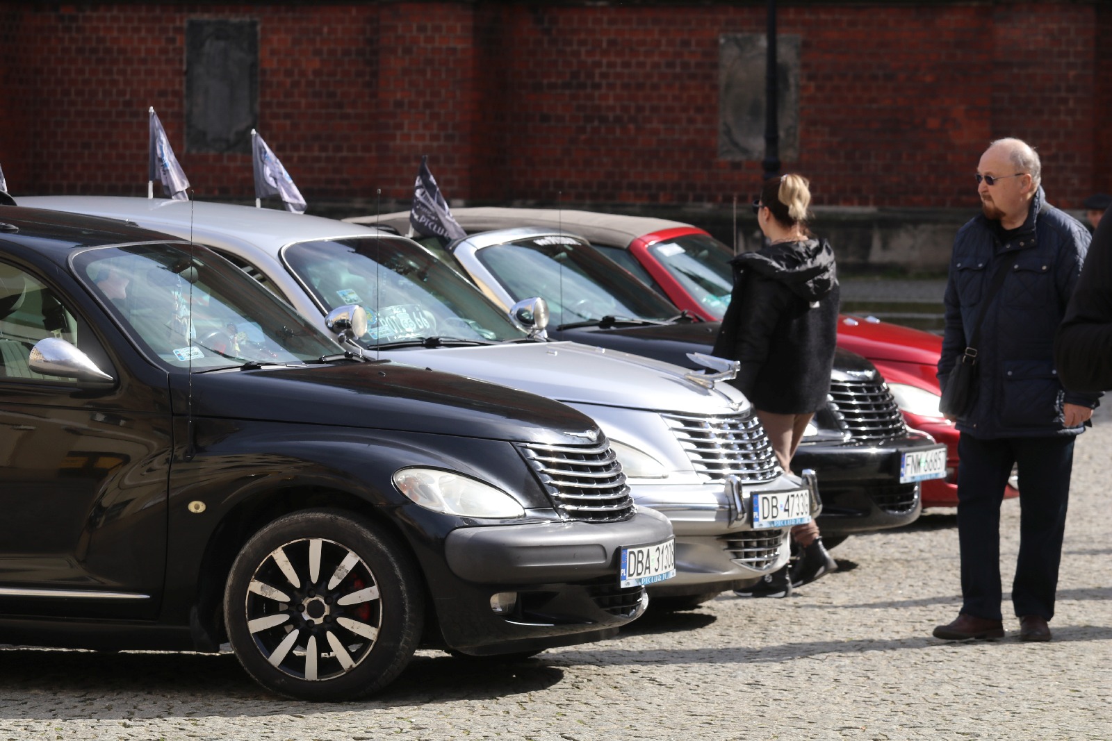 Zlot samochodów marki Chrysler PT Cruiser w Legnicy