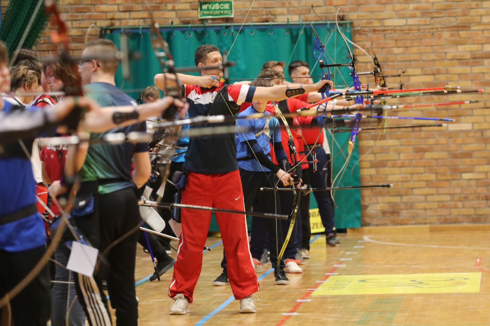 Pierwszy dzień  Halowych Mistrzostw Polski Juniorów Młodszych