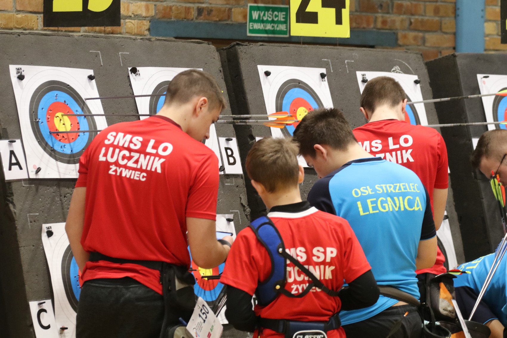 Pierwszy dzień  Halowych Mistrzostw Polski Juniorów Młodszych