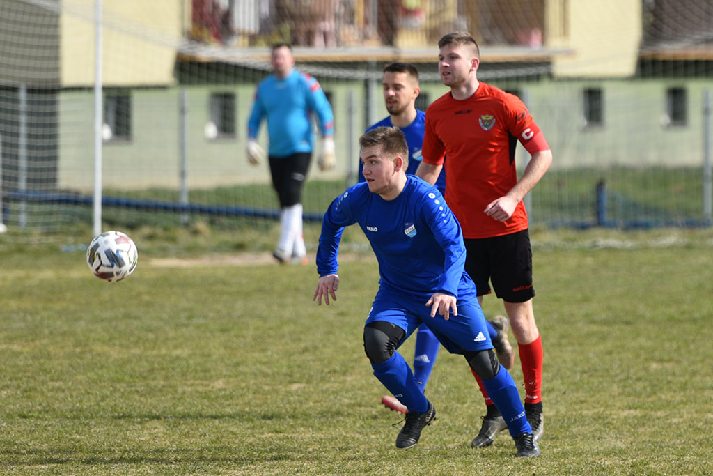 Unia Rosochata wygrywa z Odrą Rzeczyca w meczu klasy B