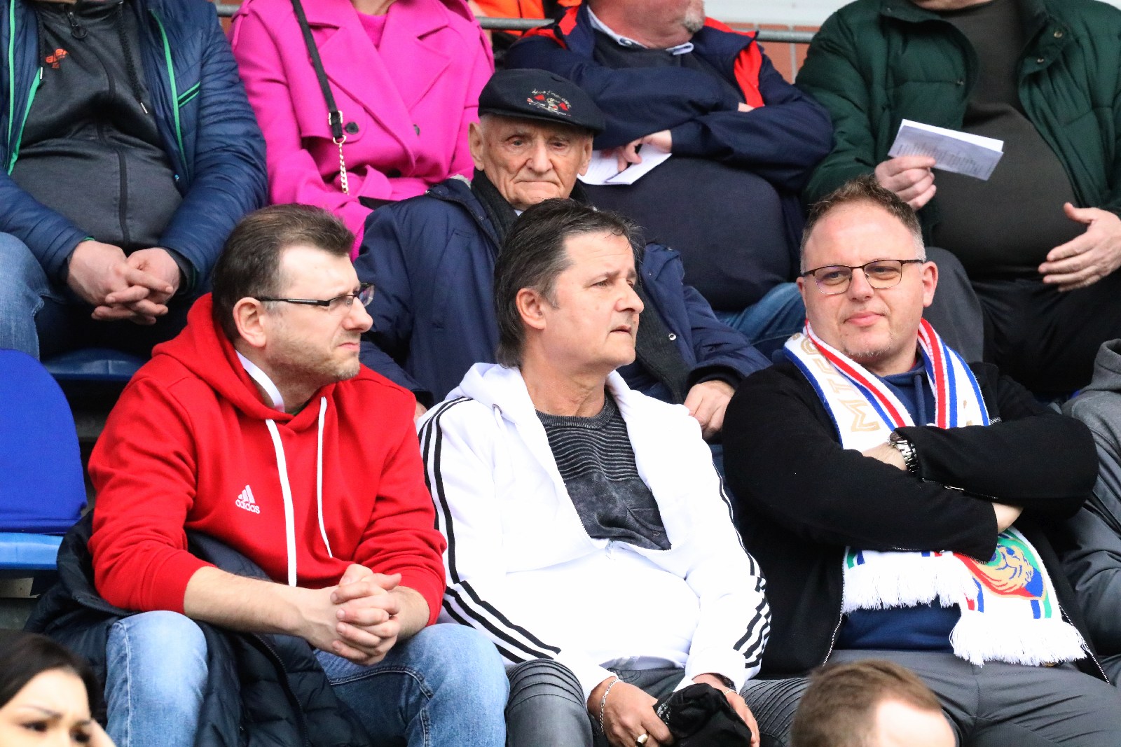 Ponad trzy i pół tysiąca załamanych kibiców na trybunach