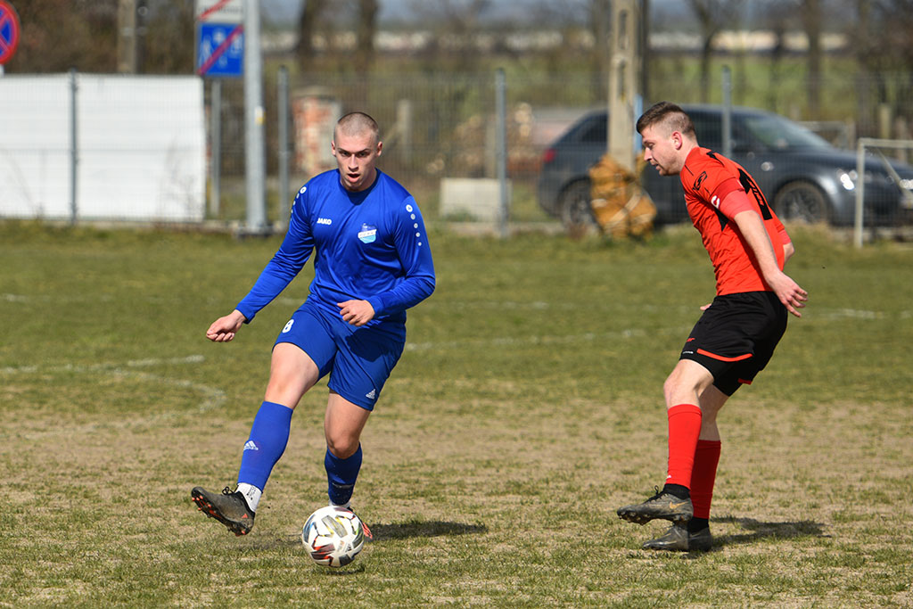 Unia Rosochata wygrywa z Odrą Rzeczyca w meczu klasy B