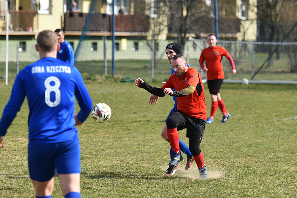 Unia Rosochata wygrywa z Odrą Rzeczyca w meczu klasy B