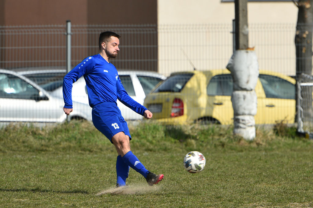Unia Rosochata wygrywa z Odrą Rzeczyca w meczu klasy B