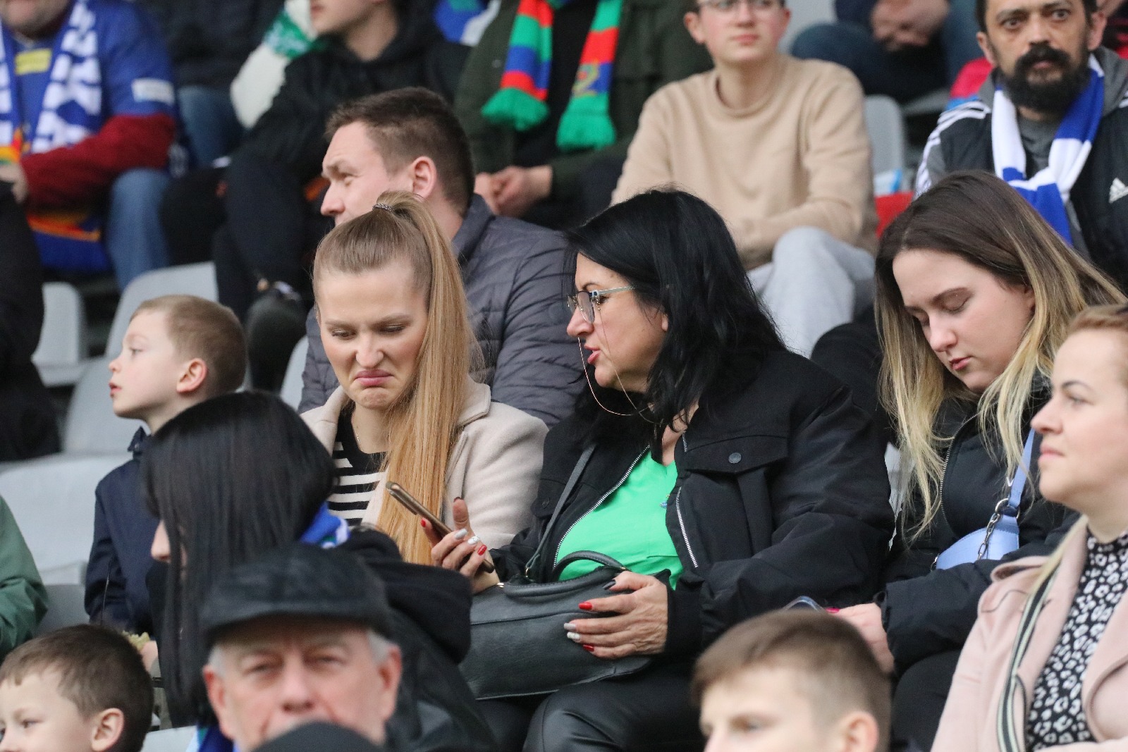 Ponad trzy i pół tysiąca załamanych kibiców na trybunach