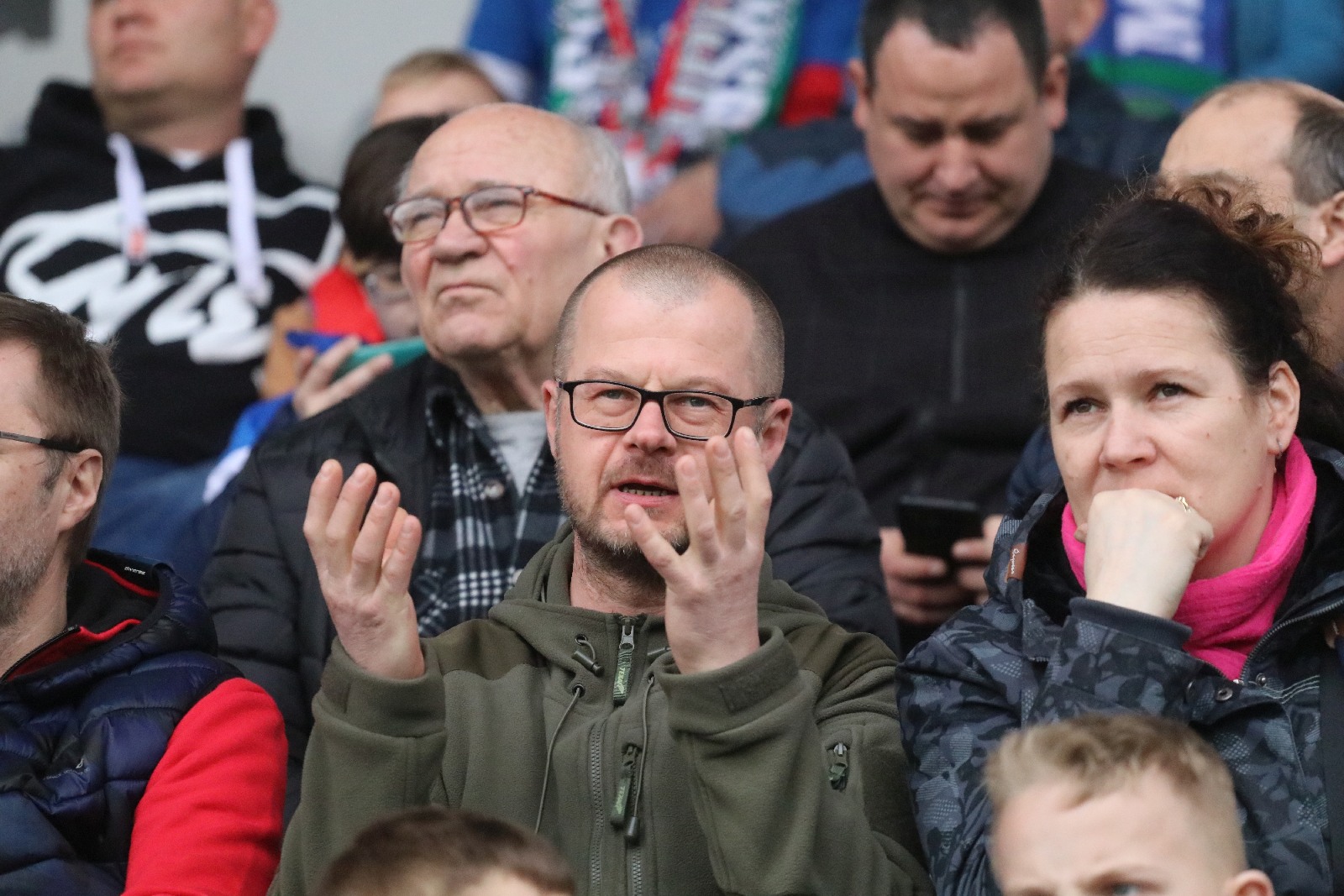 Ponad trzy i pół tysiąca załamanych kibiców na trybunach