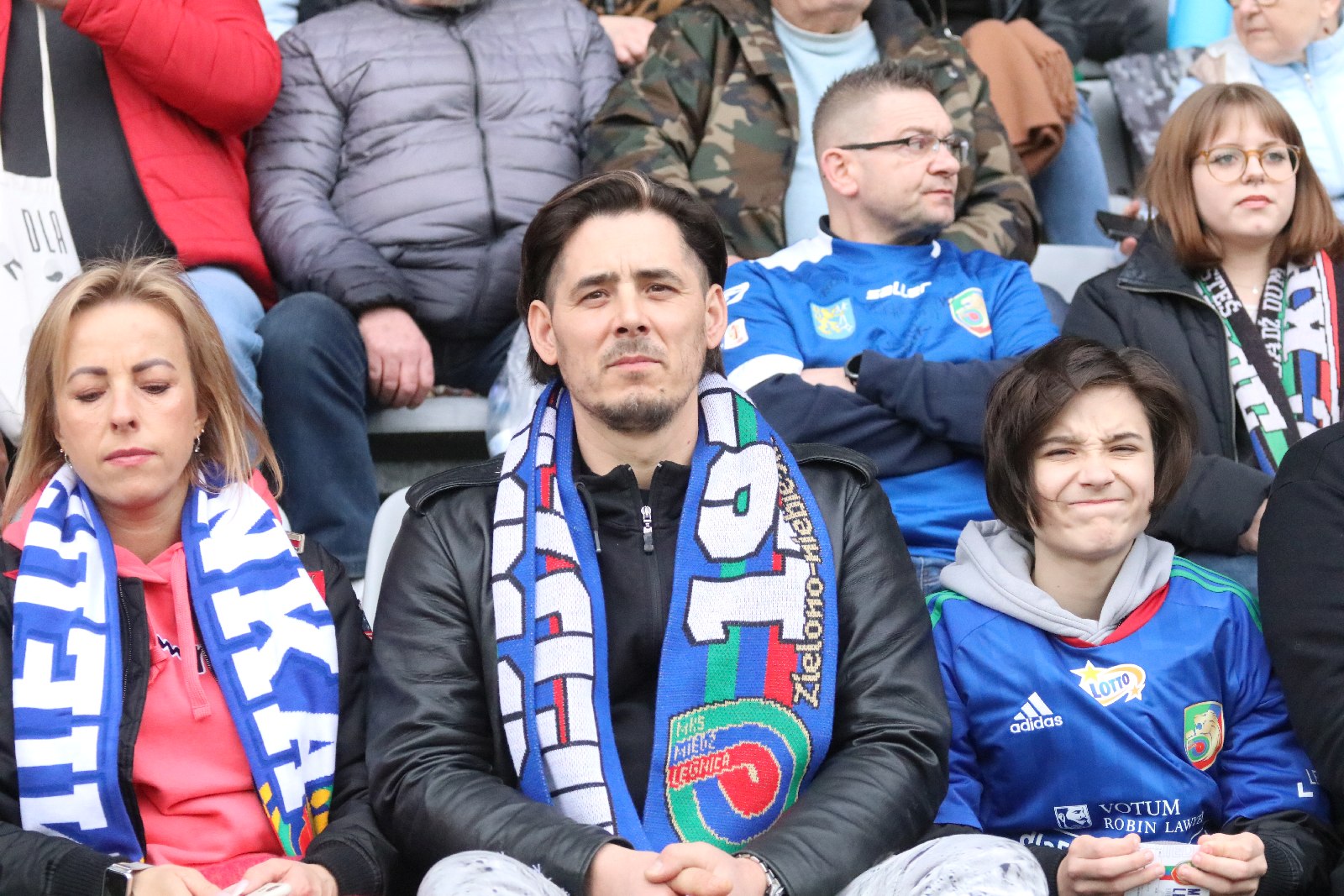 Ponad trzy i pół tysiąca załamanych kibiców na trybunach