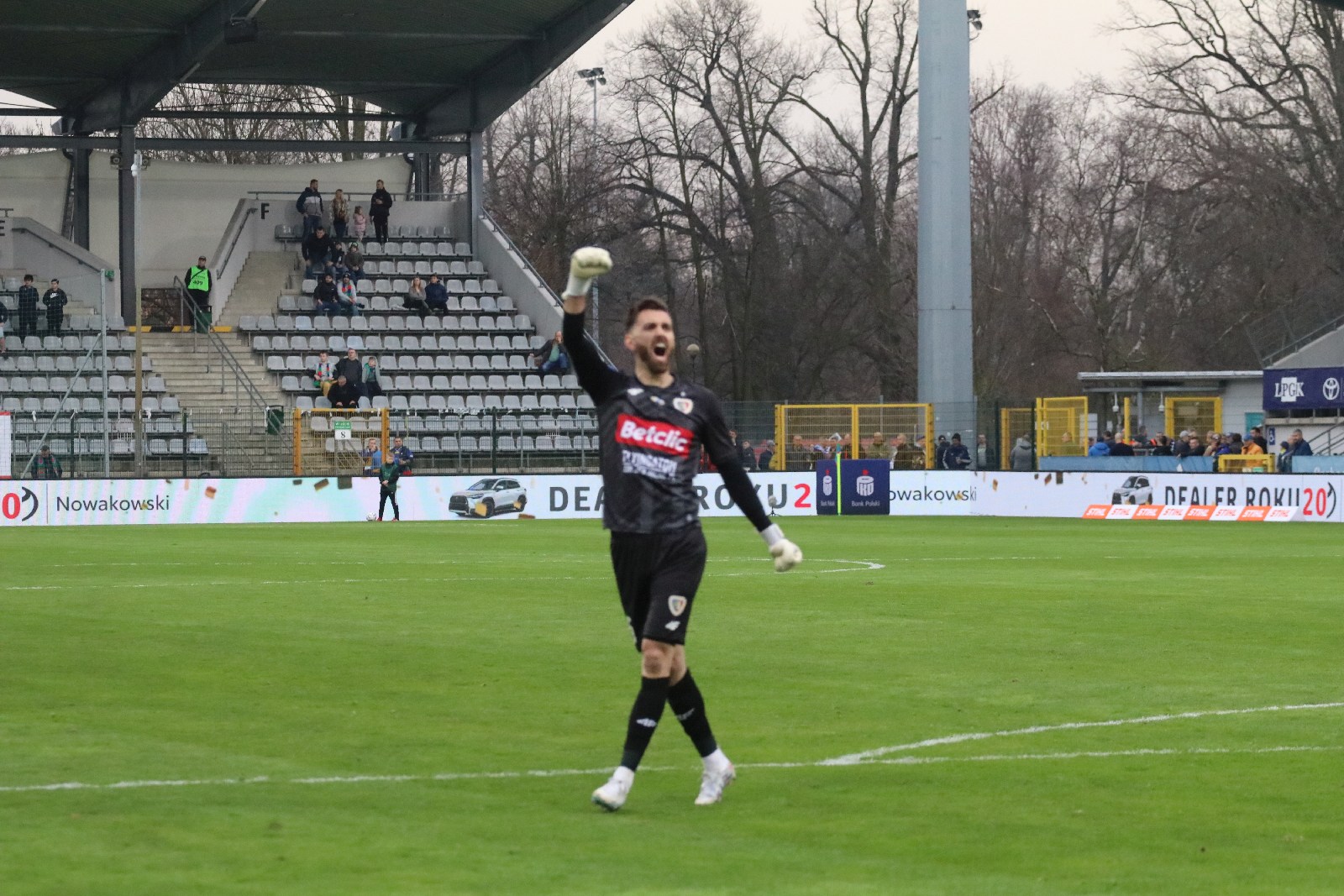 Niestety trzy punkty w łatwy sposób zgarnęli goście z Gliwic