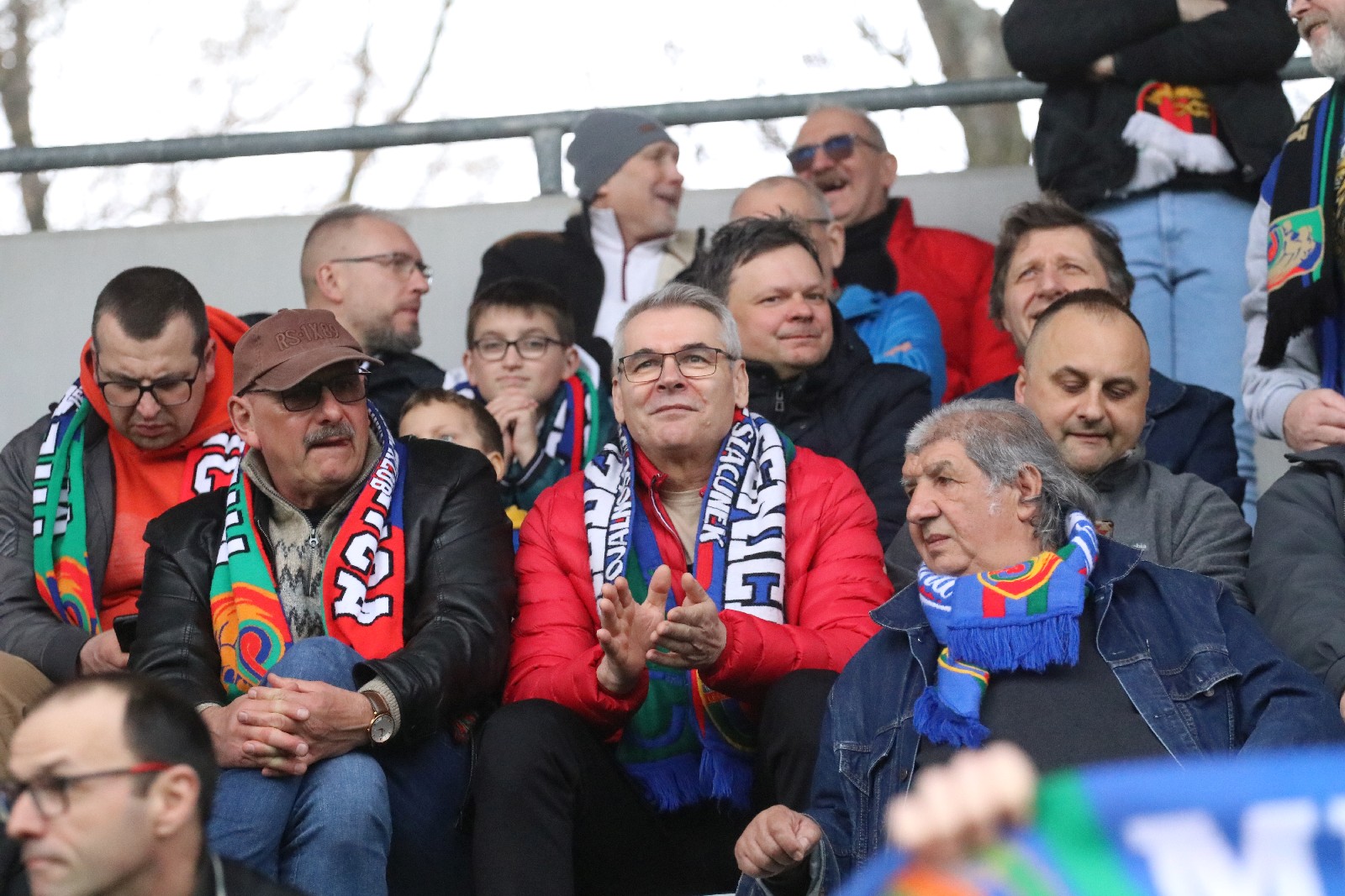 Ponad trzy i pół tysiąca załamanych kibiców na trybunach