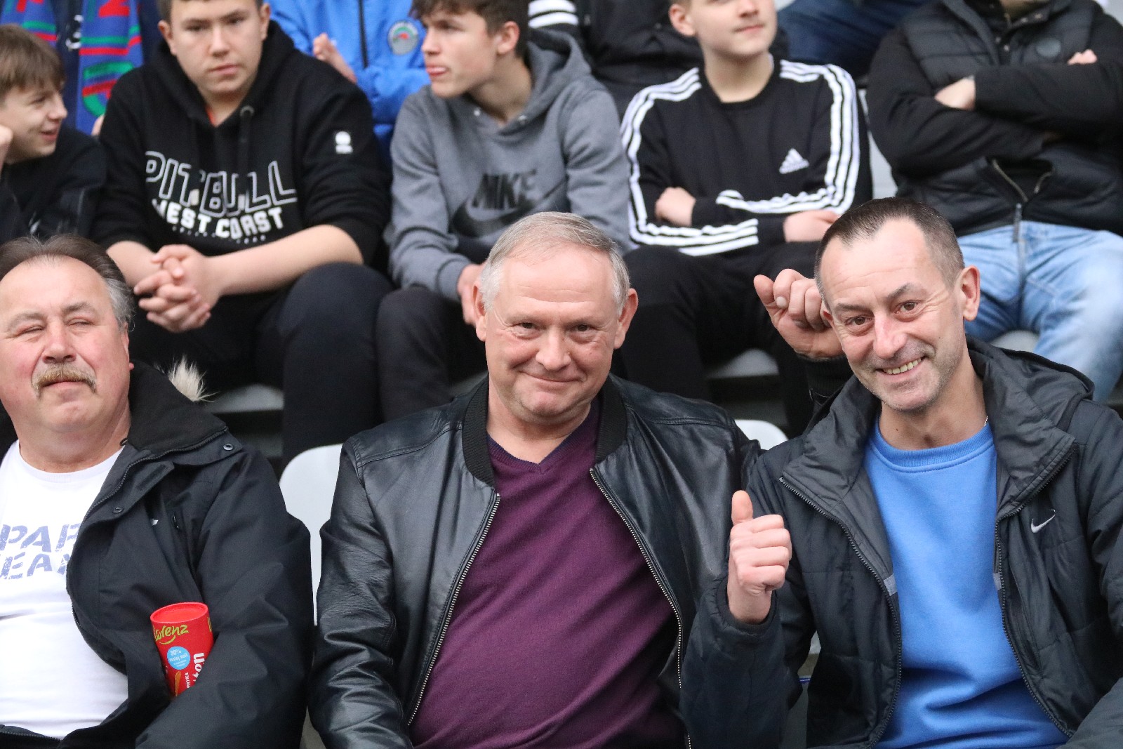 Ponad trzy i pół tysiąca załamanych kibiców na trybunach