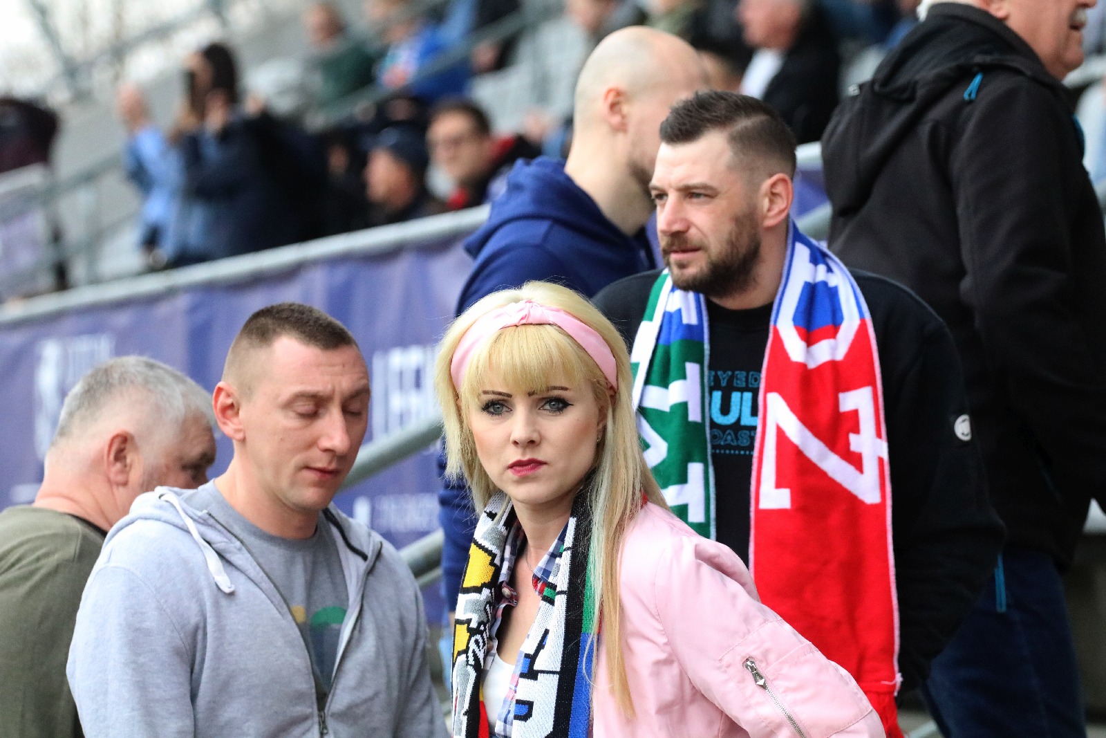 Ponad trzy i pół tysiąca załamanych kibiców na trybunach