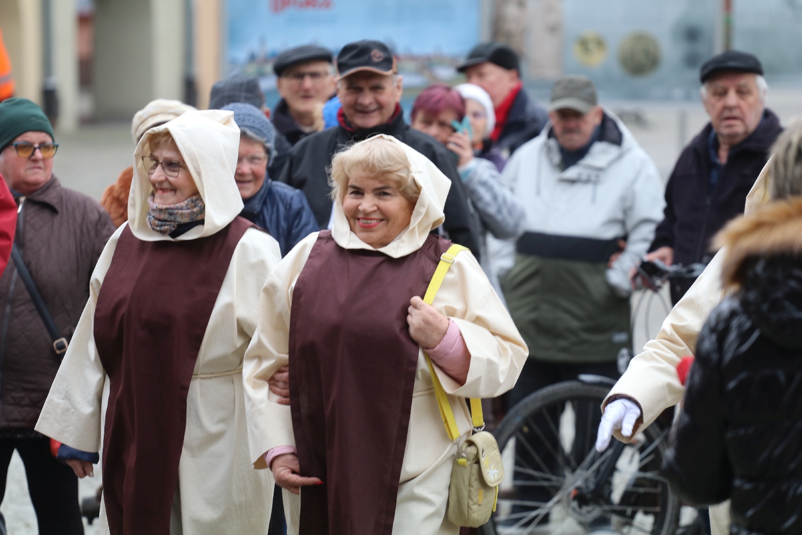 Legnicka tradycja. Chleb, śledź i grosz w Wielki Piątek